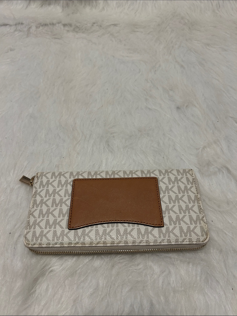 Michael Kors Beige and Tan Signature Zip Wallet - Picture 3 of 6